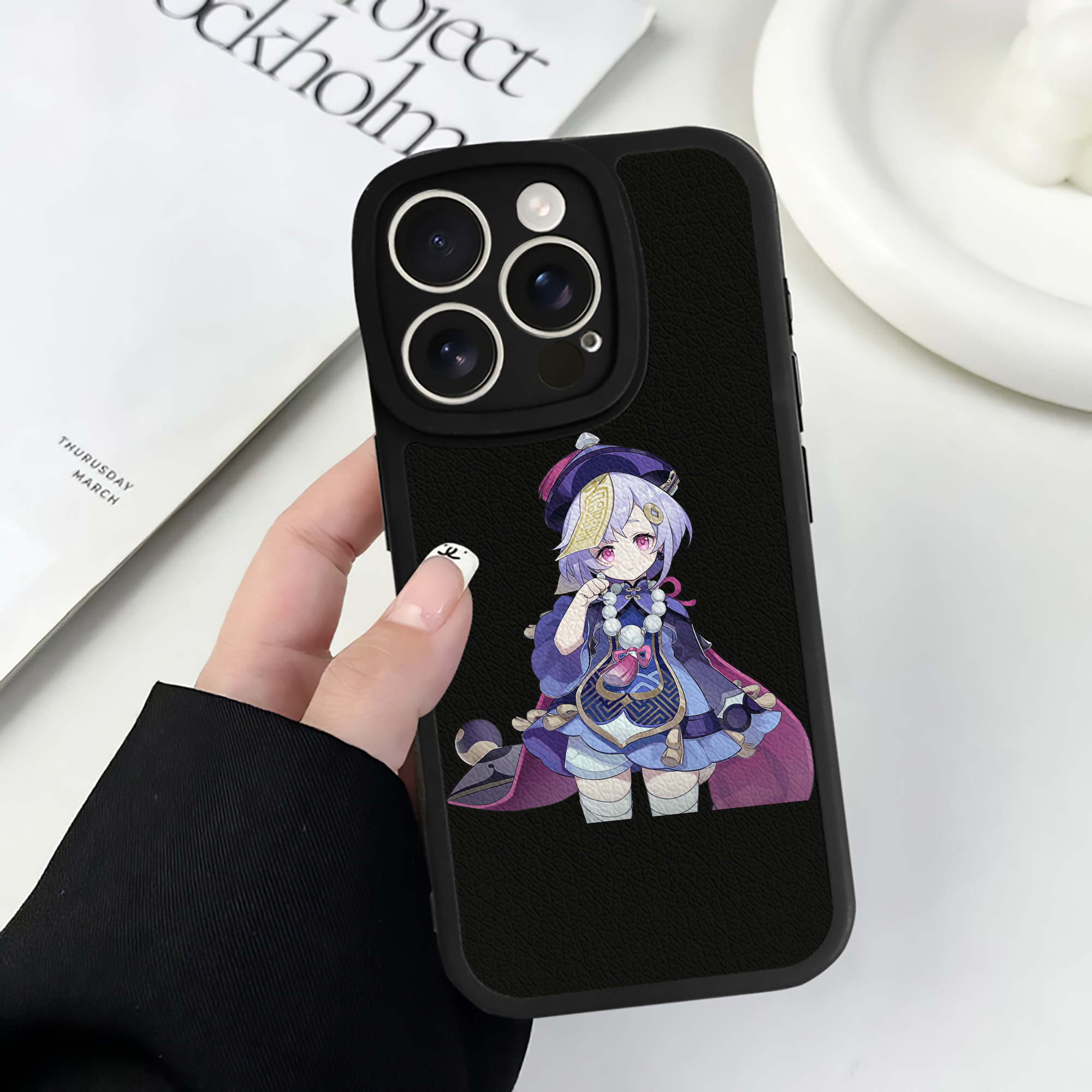 げんし神 七七 なな  genshin Nana 【iPhone 16シリーズ対応】シリコンスマホケース（レザー調） 材質：シリコン